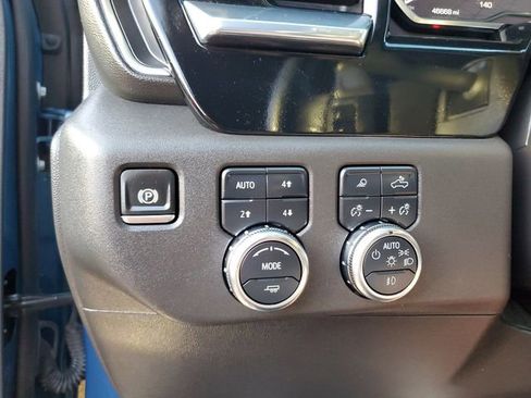 Used 2024 GMC Sierra 1500 SLT w/ SLT Premium Plus Package AWD/4WD image 31