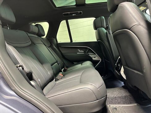 Used 2025 Land Rover Range Rover SE image 38