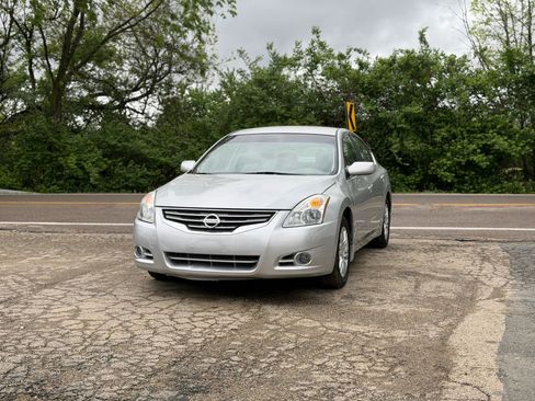 Used 2011 Nissan Altima 2.5 S w/ Special Edition Pkg image 6