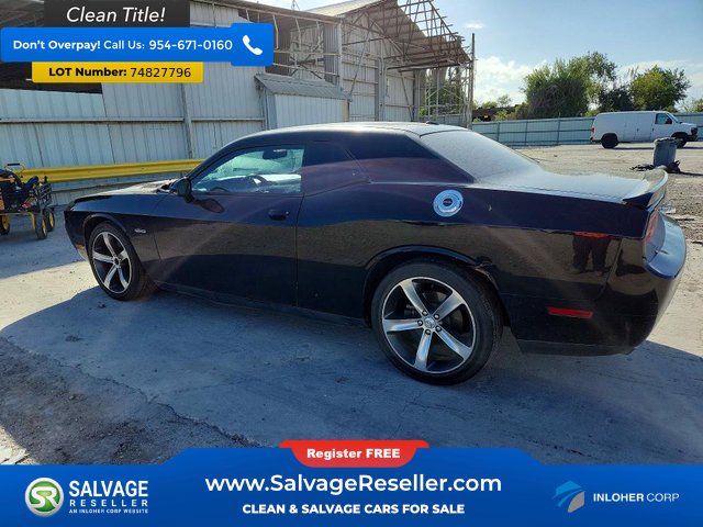 Used 2014 Dodge Challenger SXT RWD image 3