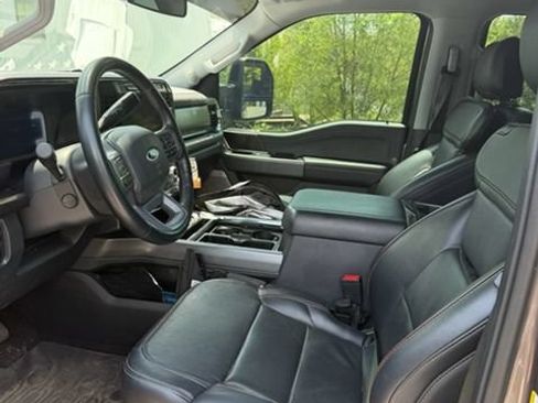 Used 2023 Ford F250 Lariat w/ Lariat Ultimate Package AWD/4WD image 9