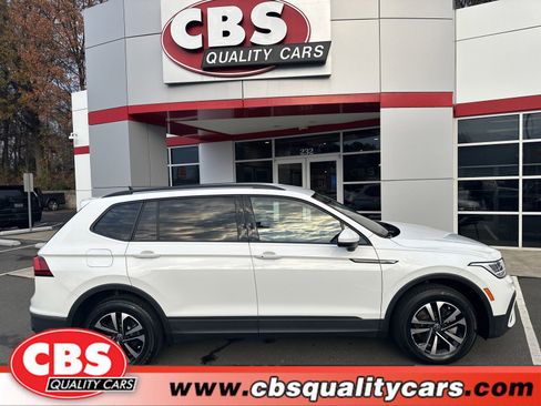 Used 2022 Volkswagen Tiguan S image 1