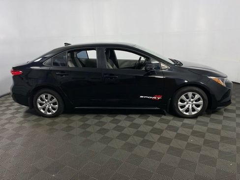 Used 2025 Toyota Corolla LE FWD image 10