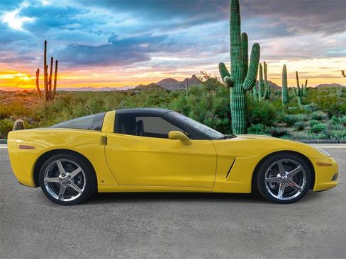 Used 2008 Chevrolet Corvette Coupe w/ Preferred Equipment Group image 2
