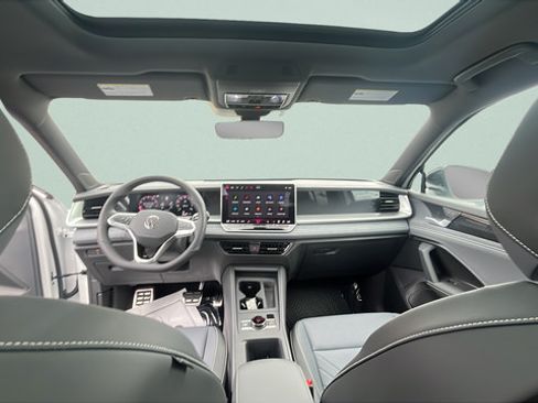 New 2026 Volkswagen Tiguan SE R-Line AWD/4WD image 24