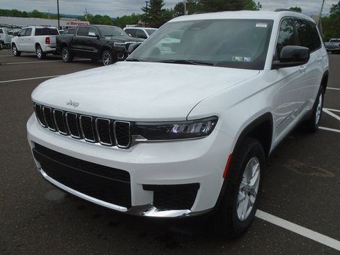 New 2025 Jeep Grand Cherokee L Laredo w/ Luxury Tech Group I image 4
