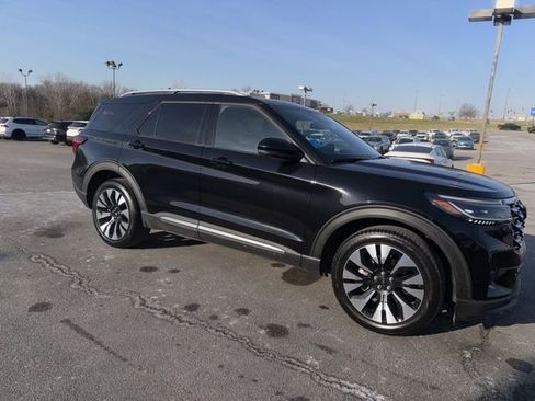 Used 2025 Ford Explorer Platinum w/ LUX Leather Package image 7