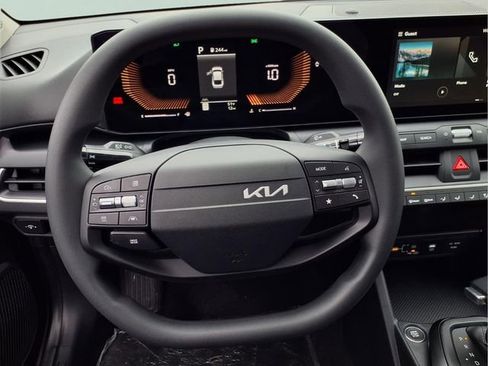 New 2026 Kia K4 FWD image 9