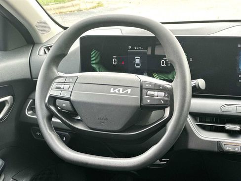 Used 2025 Kia K4 LXS image 27