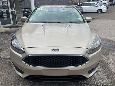 Used 2017 Ford Focus SEL FWD image 3
