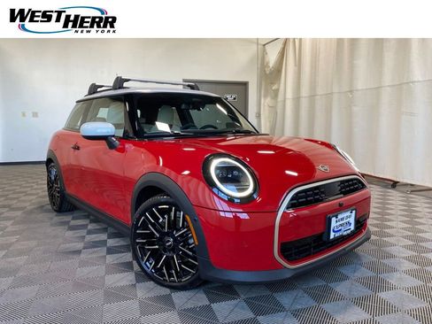 Used 2025 MINI Cooper 2-Door Hardtop FWD image 1