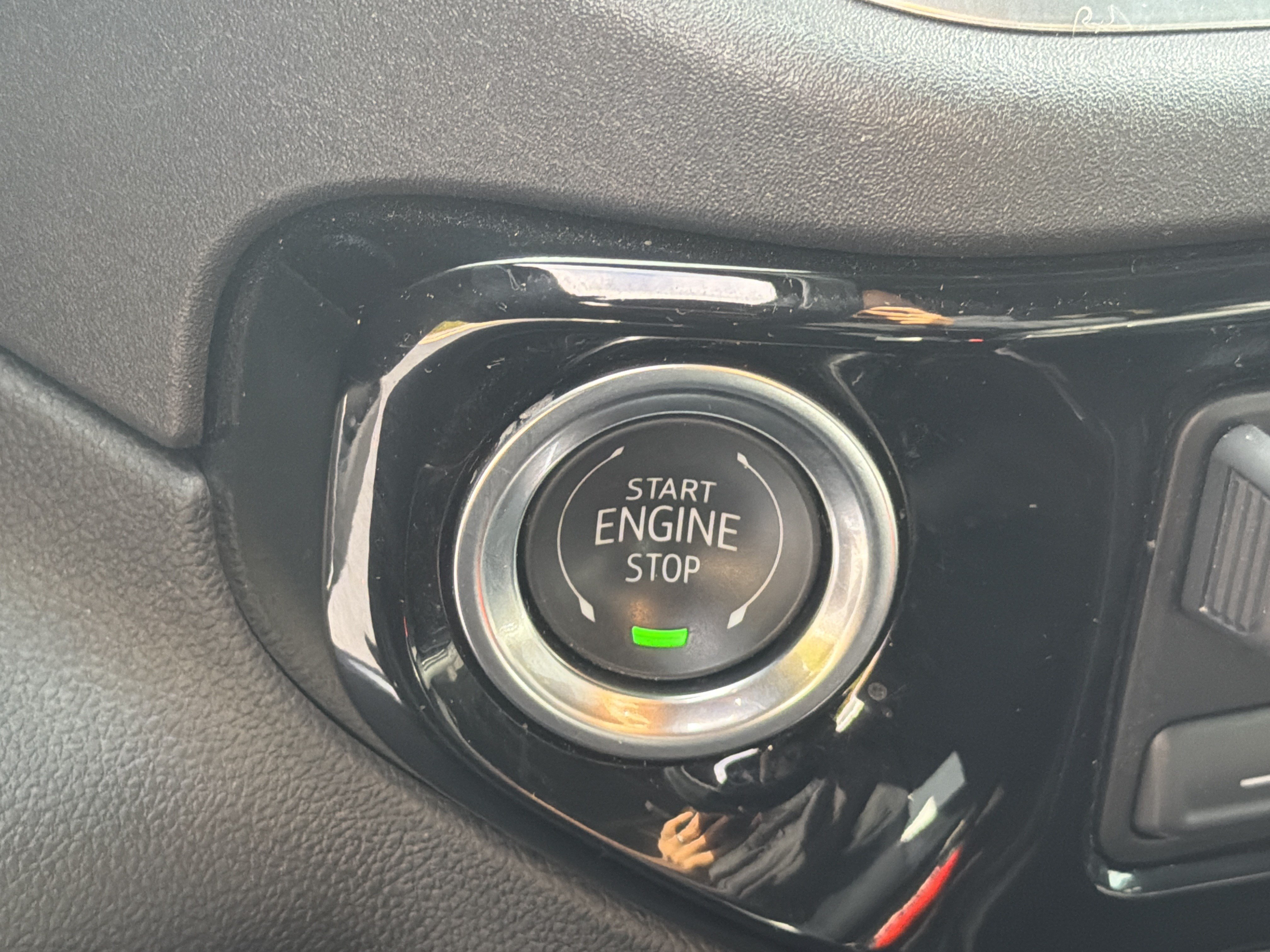 Used 2025 GMC Sierra 1500 Elevation AWD/4WD image 33