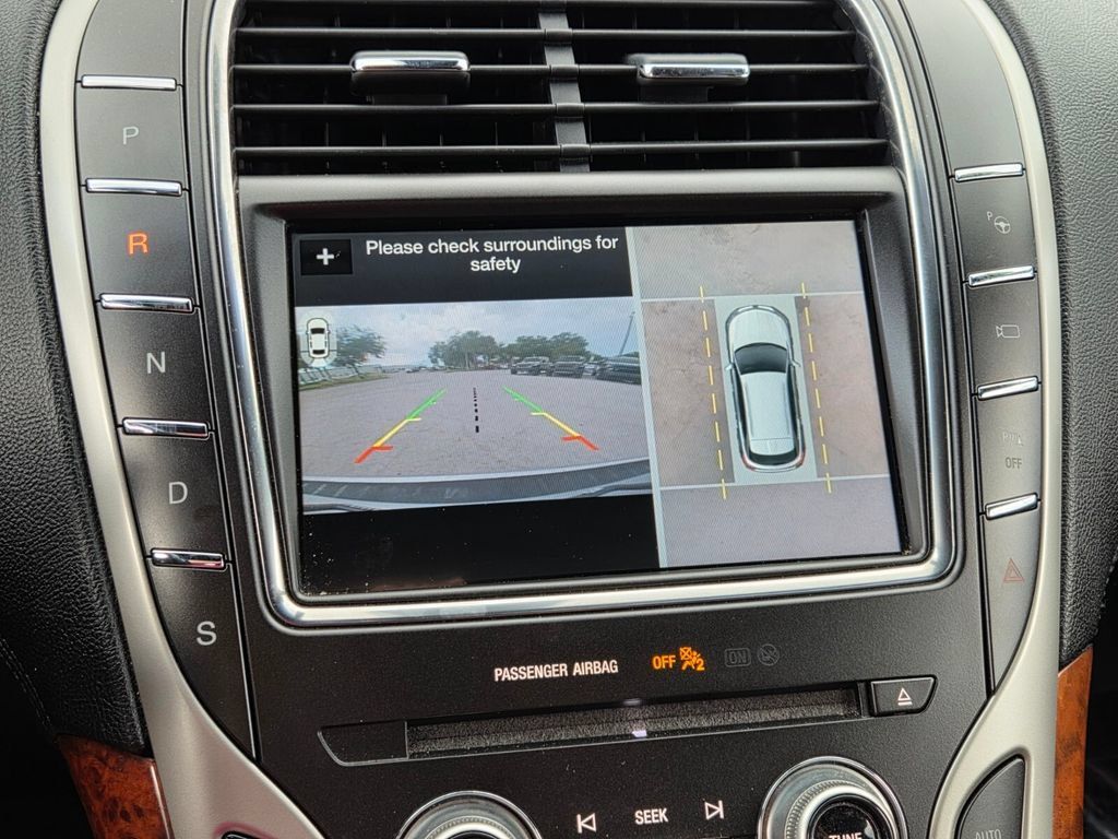 Used 2018 Lincoln MKX Reserve w/ Driver Assistance Package FWD image 26