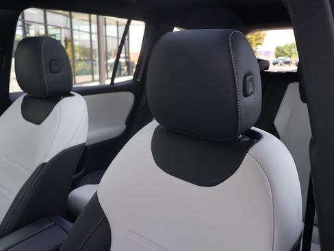 Certified 2021 Mercedes-Benz GLB 250 image 11