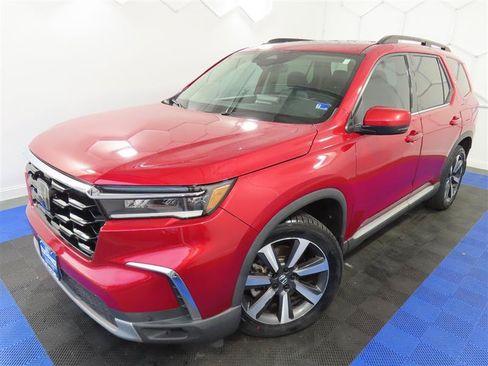 Used 2024 Honda Pilot Touring image 4