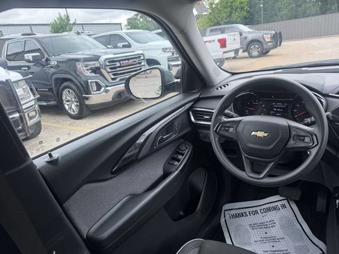 Used 2021 Chevrolet TrailBlazer LT w/ Convenience Package FWD image 19