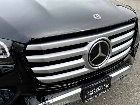 Used 2025 Mercedes-Benz GLS 450 4MATIC image 23