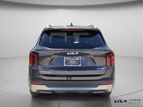 Certified 2025 Kia Sorento S w/ Panoramic Sunroof Package FWD image 6