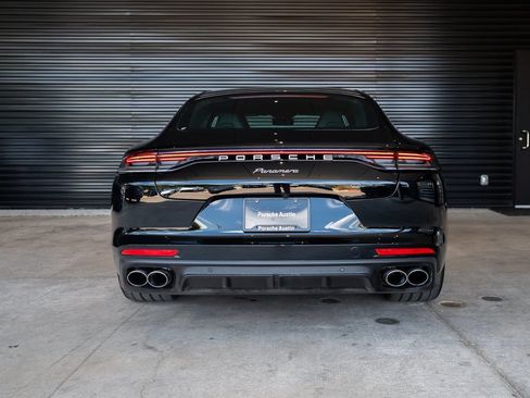 Certified 2023 Porsche Panamera image 6