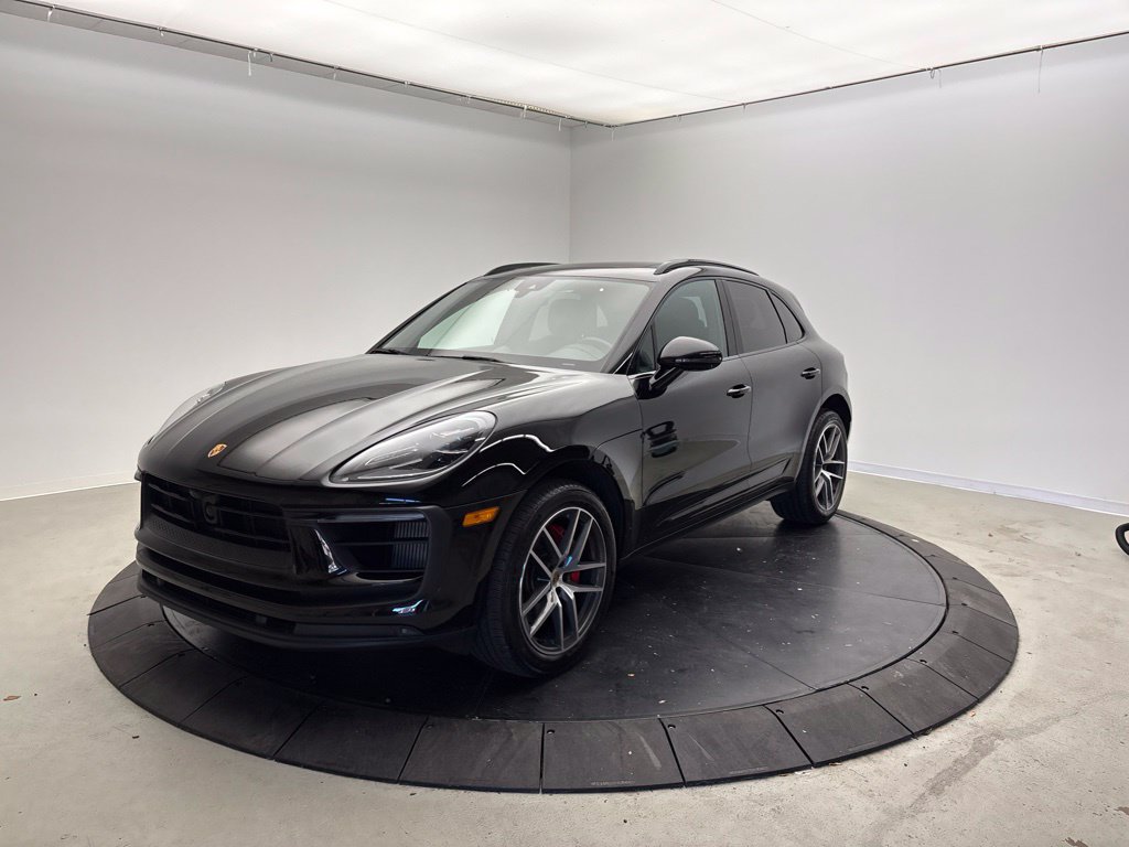 Certified 2023 Porsche Macan S AWD/4WD image 1