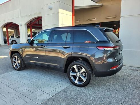 Certified 2025 Jeep Grand Cherokee Limited image 9