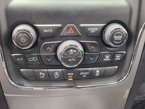 Used 2021 Jeep Grand Cherokee Laredo RWD image 18