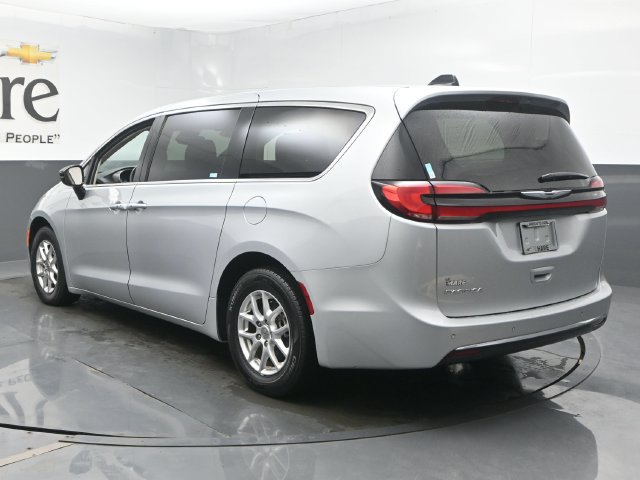 Used 2024 Chrysler Pacifica Touring-L FWD image 42