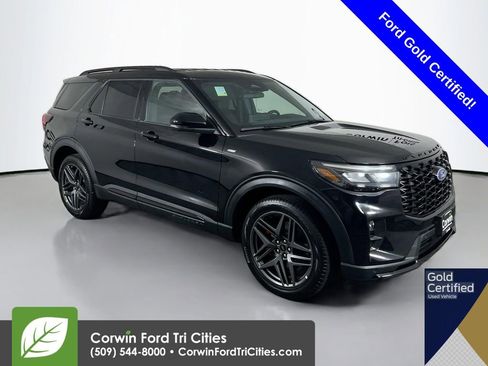 Certified 2025 Ford Explorer ST-Line w/ ST-Line Street Pack image 1