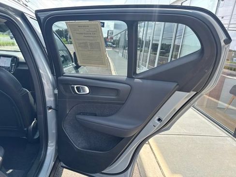 Certified 2025 Volvo XC40 B5 Plus AWD/4WD image 12