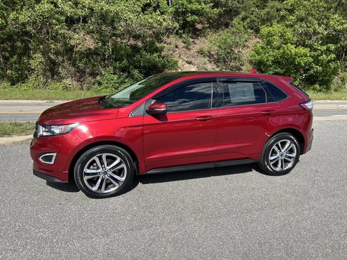 Used 2017 Ford Edge Sport w/ Equipment Group 401A AWD/4WD image 3
