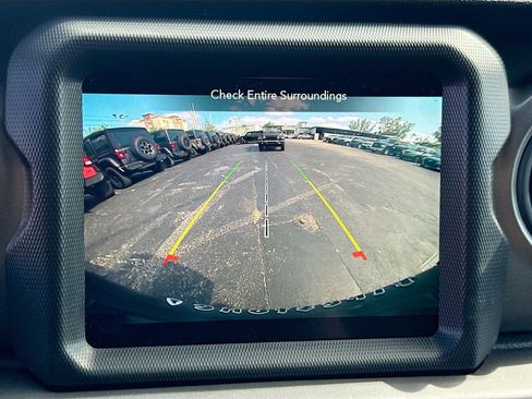 Used 2023 Jeep Wrangler Unlimited w/ 8.4" Radio Group AWD/4WD image 15