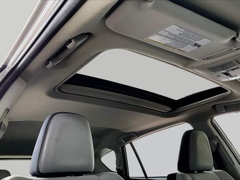 Used 2017 Toyota RAV4 XLE image 24