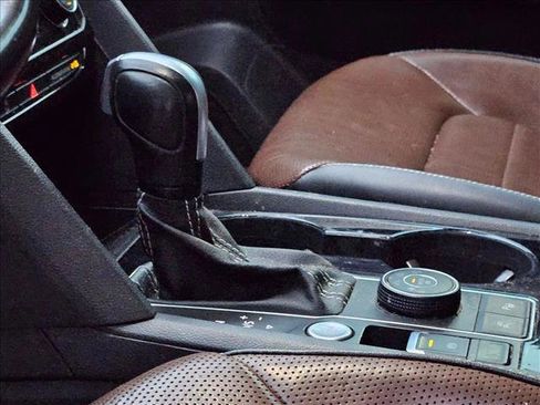 Used 2022 Volkswagen Atlas SEL Premium image 10