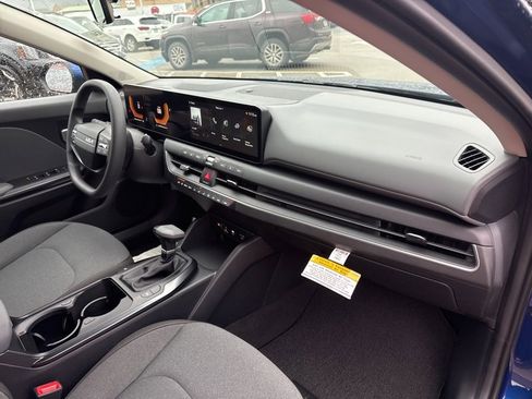 New 2025 Kia K4 LXS image 14