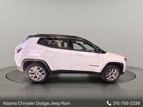 Used 2025 Jeep Compass Limited AWD/4WD image 5