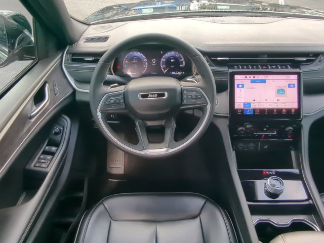 Used 2024 Jeep Grand Cherokee L Limited RWD image 19