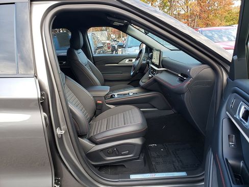 New 2026 Ford Explorer ST-Line w/ ST-Line Street Pack image 18