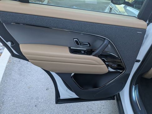 New 2026 Land Rover Range Rover Sport SE image 27