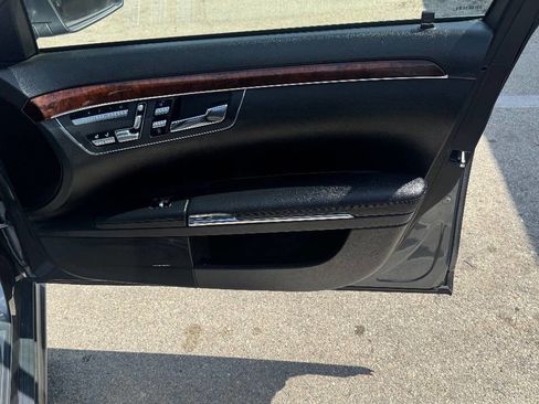 Used 2011 Mercedes-Benz S 550 4MATIC image 18
