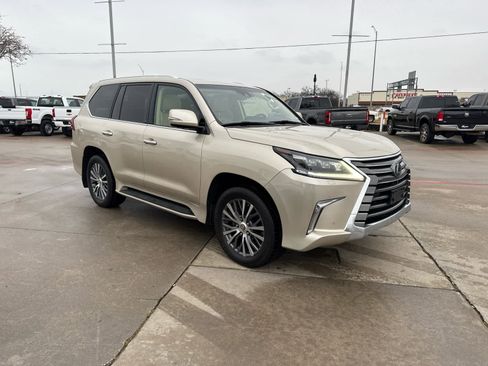 Used 2019 Lexus LX 570 4WD image 3