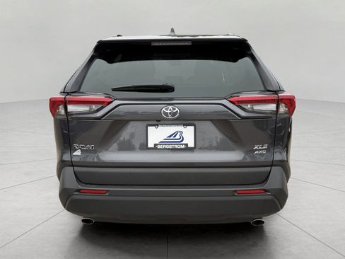 Used 2025 Toyota RAV4 XLE AWD/4WD image 54