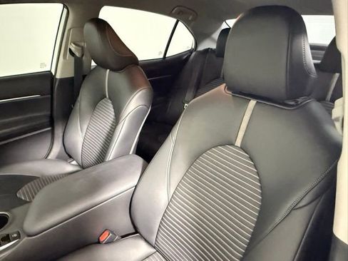 Used 2022 Toyota Camry SE image 30