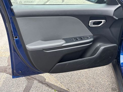 Used 2025 Kia K4 LXS image 23