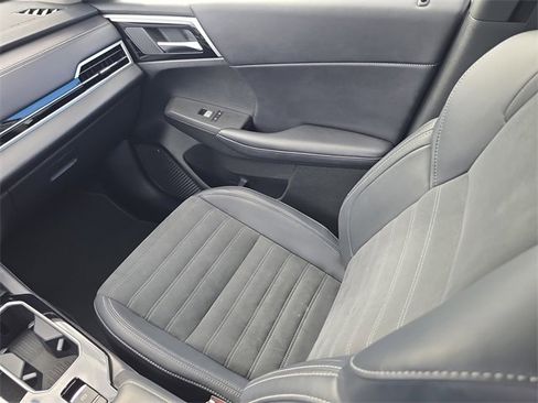 Used 2025 Mitsubishi Outlander SE image 18