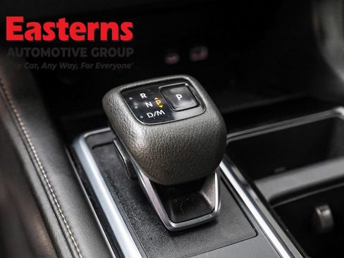 Used 2024 Nissan Pathfinder SL image 13