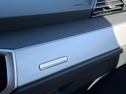 Used 2019 Audi Q3 2.0T Premium w/ Convenience Package image 31