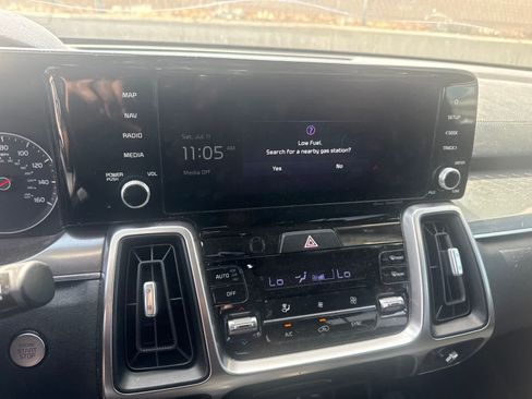 Used 2023 Kia Sorento S w/ Panoramic Sunroof Package FWD image 8
