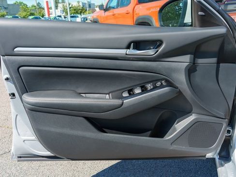 New 2025 Nissan Altima 2.5 SL image 12