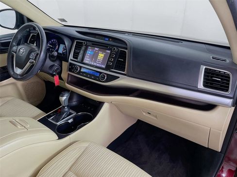 Used 2016 Toyota Highlander Plus image 31