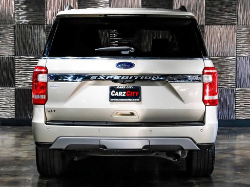 Used 2018 Ford Expedition Max XLT w/ Equipment Group 202A image 8